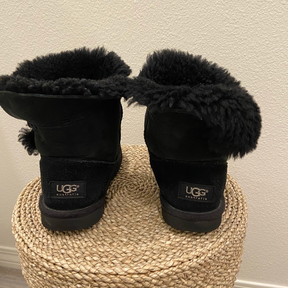 Black uggs